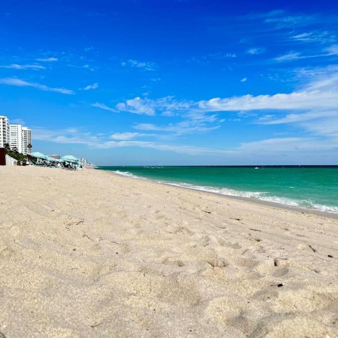 Beautiful Studio In A Seafront Condo Miami Beach Bagian luar foto